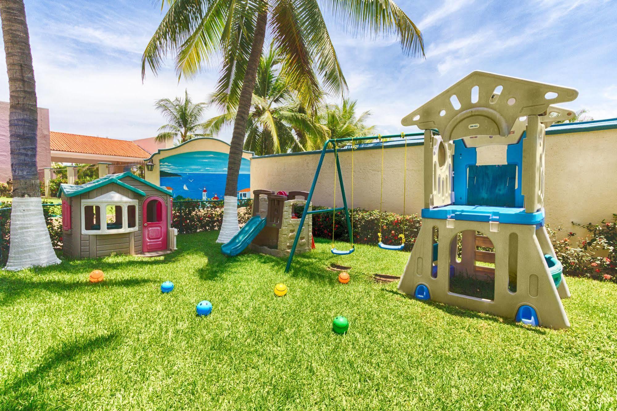 Posada Real Ixtapa Икстапа Екстериор снимка